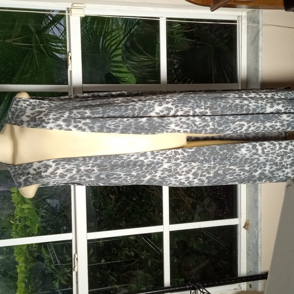 LulaRoe Coverup - Picture 1 of 6